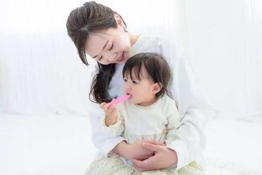 「赤ちゃんの歯ブラシはいつから?」「どれがいい?」を徹底解説